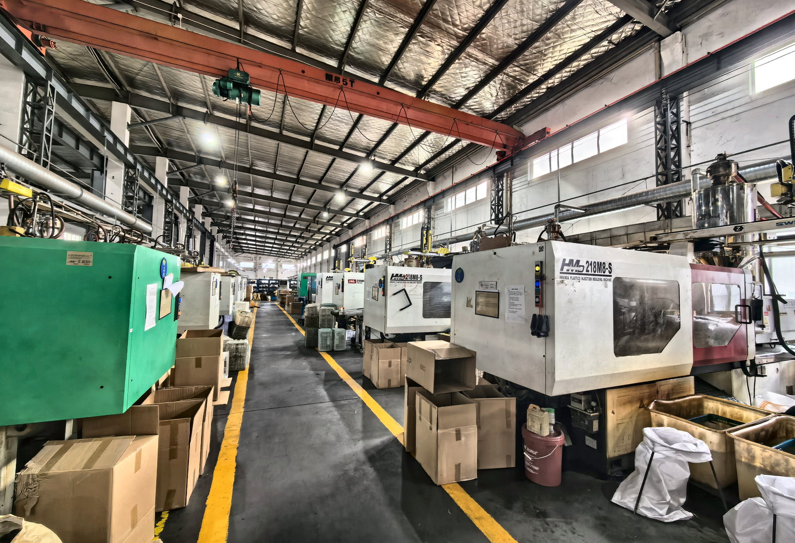 Injection moulding of worktops and trays